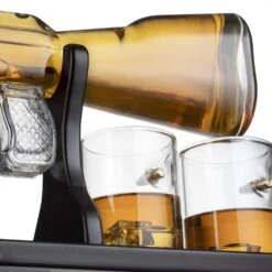 (EU ONLY) Wine Savant Dekanter-Set, Bullet-Gläser, Limitierte Auflage, Elegantes Gewehre, Whiskey-Dekanter, 57,1 Cm, 1000 Ml, Mit 4 Bullet-Whiskey-Gläsern Und Sockel Aus Mahagoni-Holz -Refined Spirits Store 71drcG NQML. AC SL1500