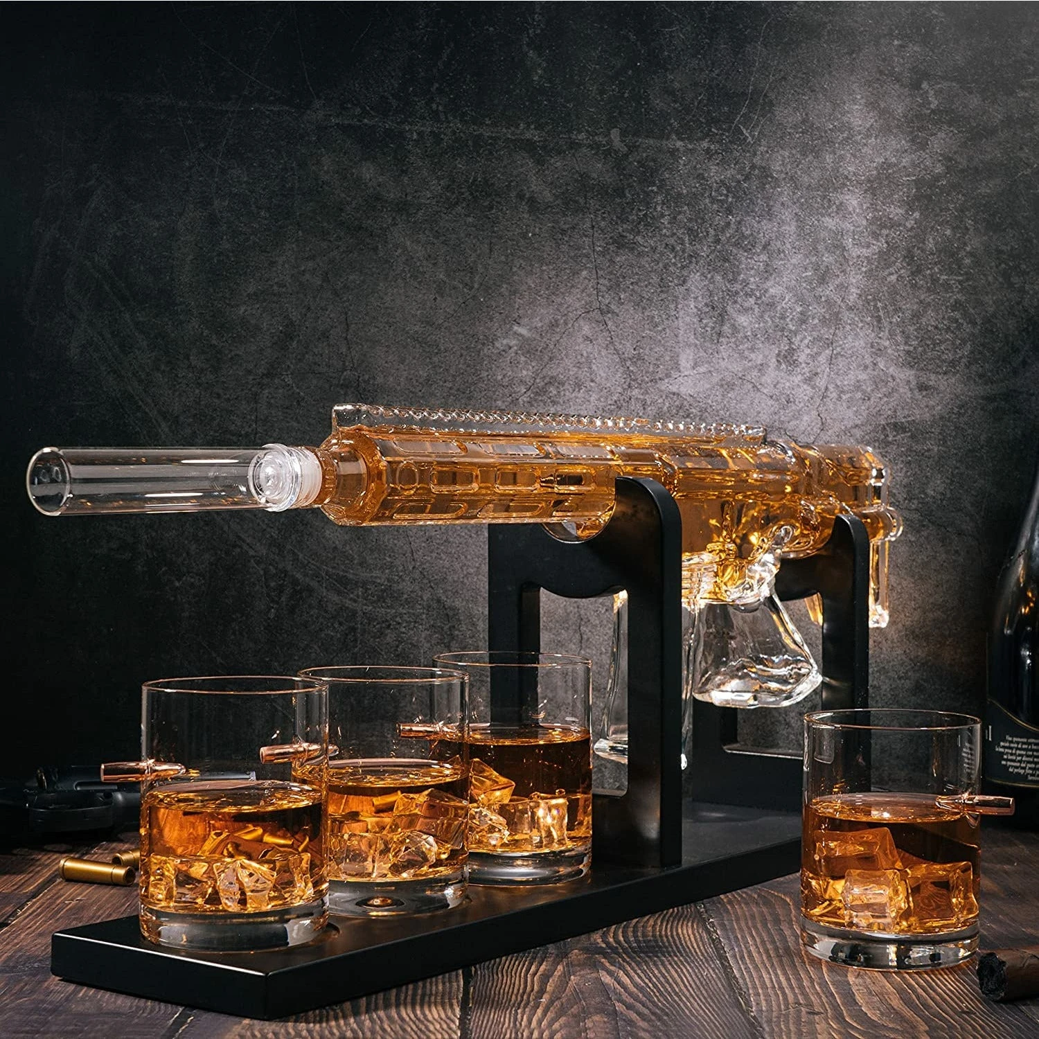 (CANADA ONLY) AR15 Whiskey Gun Decanter Set 1000 Ml & 4 12oz Bullet Glasses 3 (CANADA ONLY) AR15 Whiskey Gun Decanter Set 1000 Ml & 4 12oz Bullet Glasses - Image 3