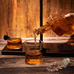 Guitar Whiskey & Wine Decanter & Mahogany Base - The Wine Savant 1000 ML Glass Decanter With 2 10oz Glasses 14" For Whiskey Music Lover & Guitar Player Gifts Musician Music Lovers -Refined Spirits Store guitar7